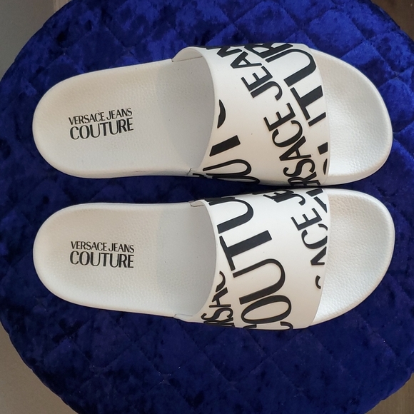 Authentic Versace Pool Slides - Picture 3 of 12